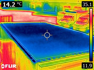 Success Story - Thermal image showing a low temperature profile of a cargo truck that transports temperature sensitive cargo with Polyfrost coated roof